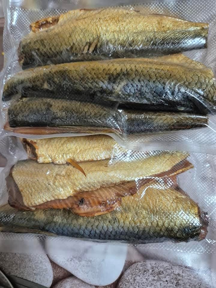 Pensiunea Simfonia Deltei Mahmudia- Pește afumat – ambalare vidată